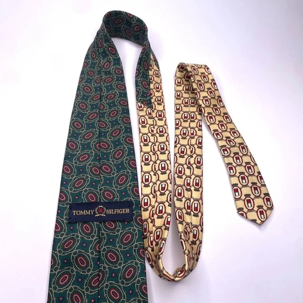 Tommy Hilfiger Mens Green Geometric Medallion Silk Tie Made in USA Italian Silk